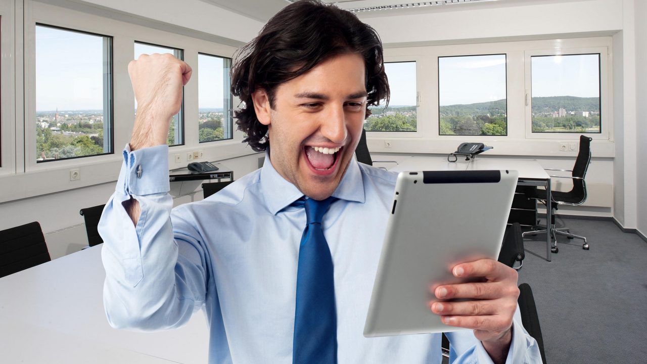 Estrategias empresariales para crecer con apoyo externo en áreas comerciales